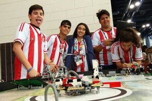 https://www.robotica.com.py/wp-content/uploads/2017/05/FIRST-LEGO-League-Paraguay-Espacios-de-Ser-3-300x200.jpg