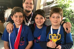 https://www.robotica.com.py/wp-content/uploads/2017/11/FIRST-LEGO-League-Uruguay-2017-1-300x200.jpeg
